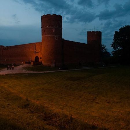 Qbatura Cafe & Hotel Цеханув Экстерьер фото